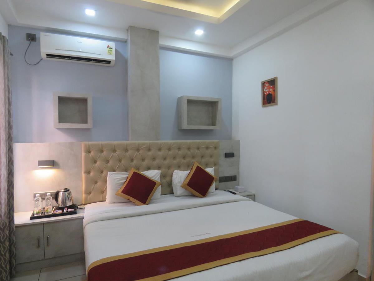Hotel Reegate Inn Near South Railway Station Kochi Exterior photo
