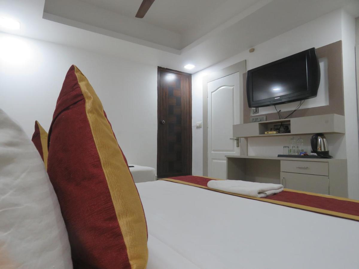 Hotel Reegate Inn Near South Railway Station Kochi Exterior photo