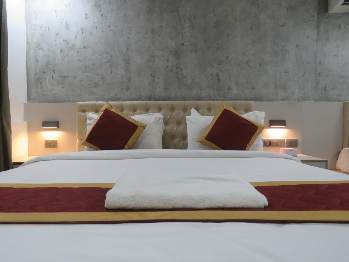 Hotel Reegate Inn Near South Railway Station Kochi Exterior photo
