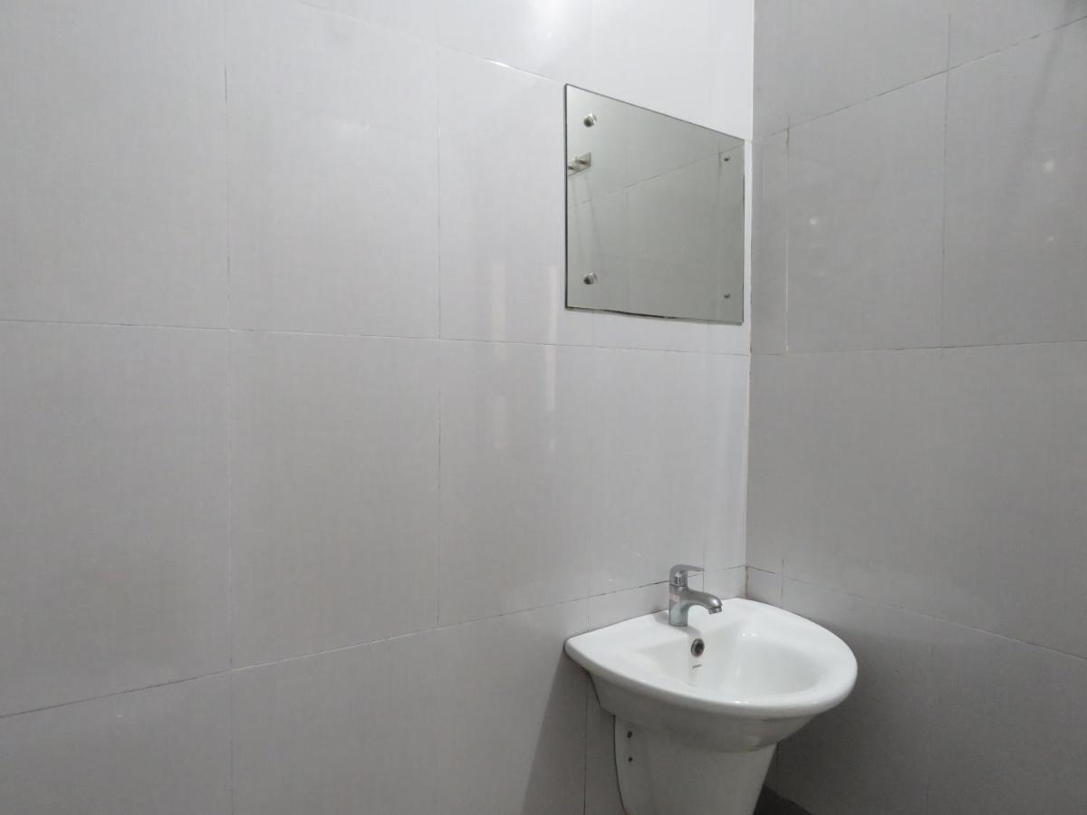 Hotel Reegate Inn Near South Railway Station Kochi Exterior photo