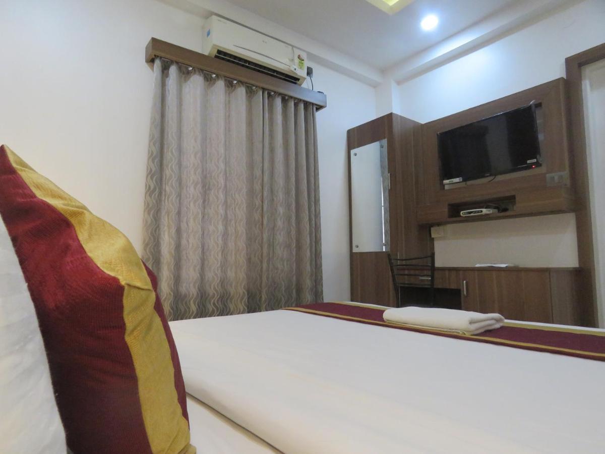 Hotel Reegate Inn Near South Railway Station Kochi Exterior photo