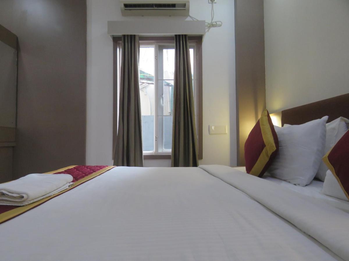 Hotel Reegate Inn Near South Railway Station Kochi Exterior photo