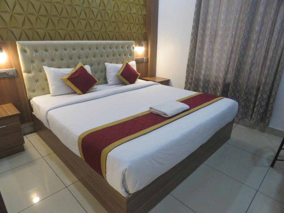 Hotel Reegate Inn Near South Railway Station Kochi Exterior photo